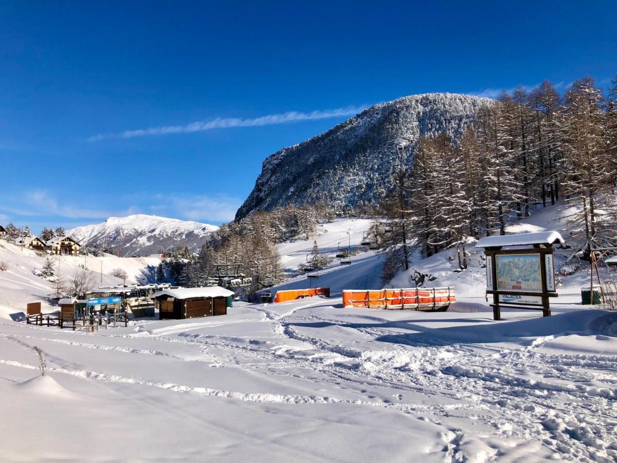 Hotel Piccolo Chalet Claviere Buitenkant foto
