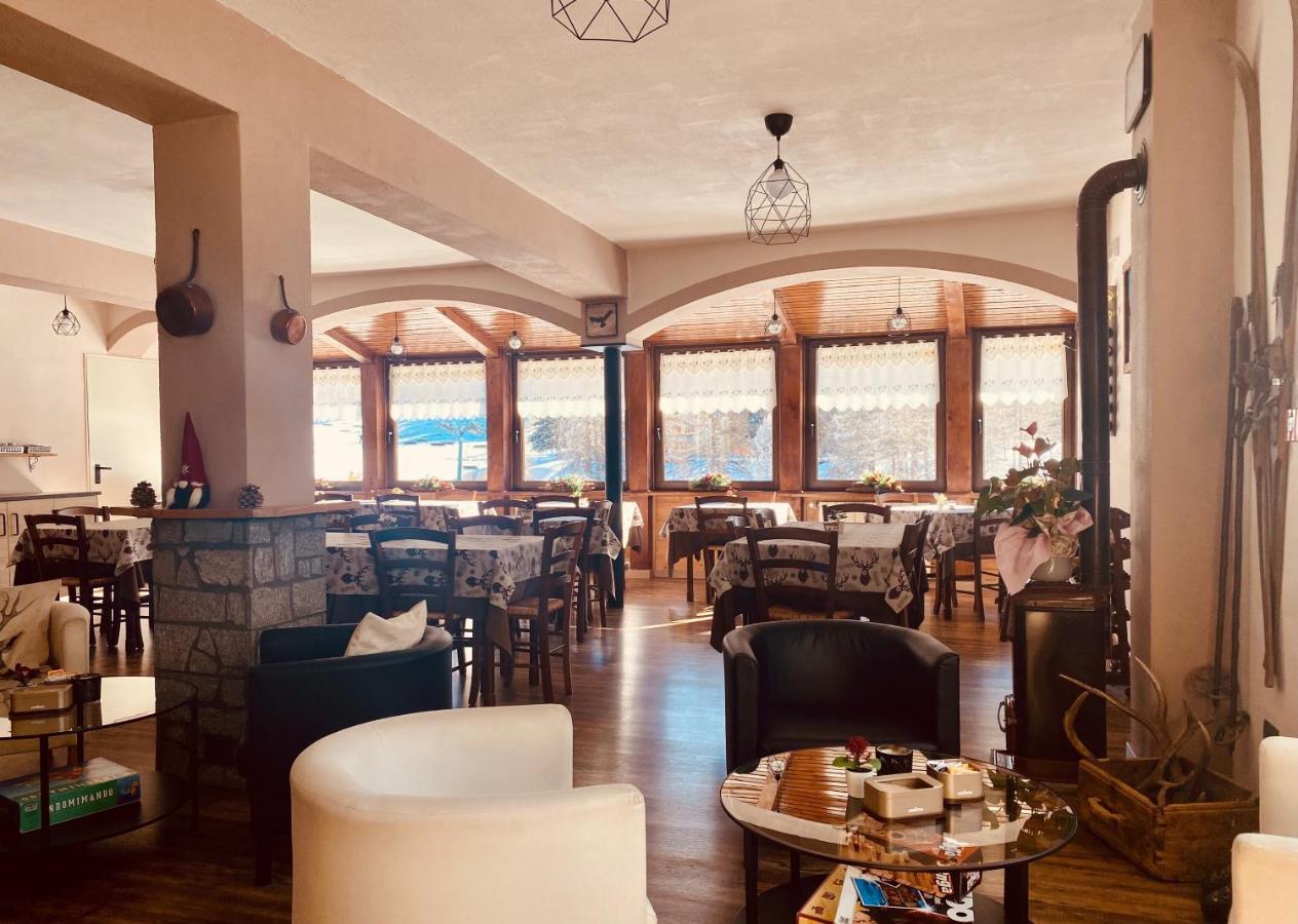 Hotel Piccolo Chalet Claviere Buitenkant foto